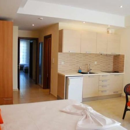 Lessioti Apartments Метана Экстерьер фото